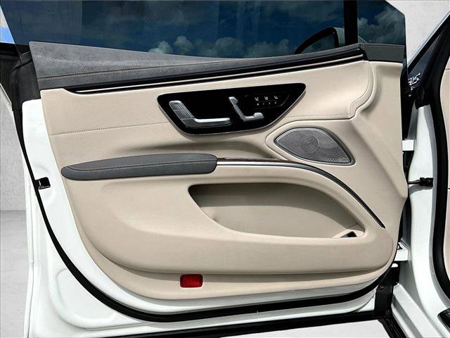Used 2022 Mercedes-Benz EQS 450+ Sedan image 17