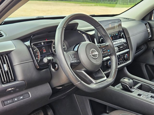 Used 2024 Nissan Pathfinder SL image 10