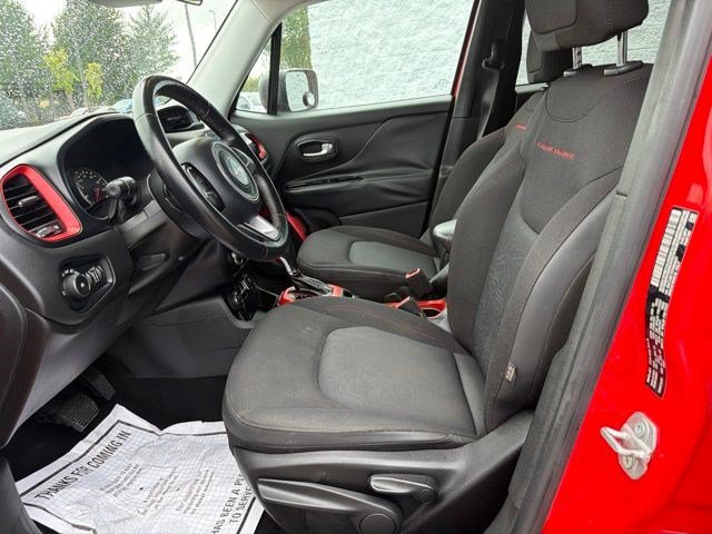 Used 2015 Jeep Renegade Trailhawk AWD/4WD image 12