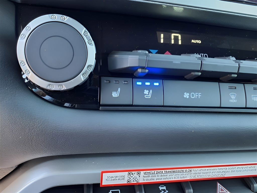 New 2025 Toyota Tundra Platinum AWD/4WD image 14
