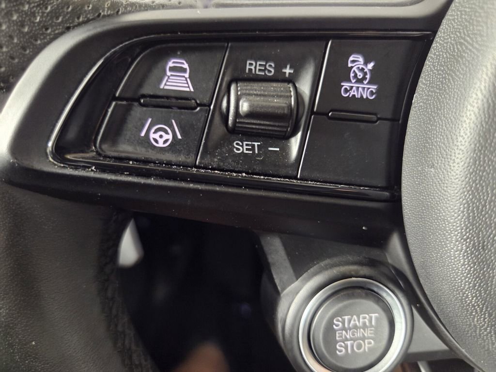 Used 2024 Alfa Romeo Giulia Veloce AWD/4WD image 19
