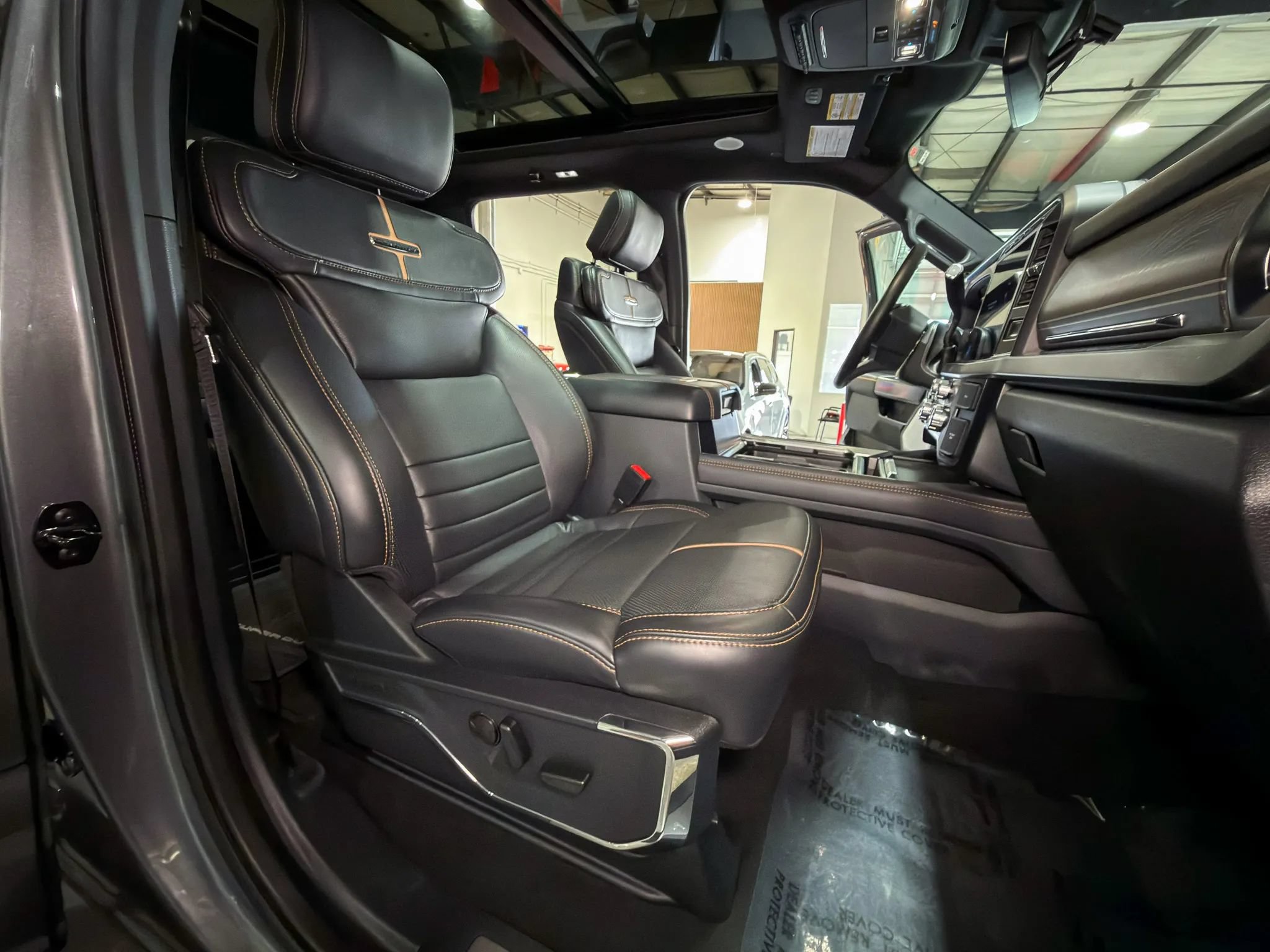 Used 2023 Ford F450 Platinum AWD/4WD image 15
