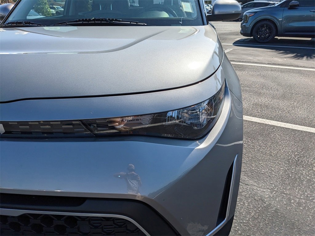 Certified 2025 Kia Soul LX image 11