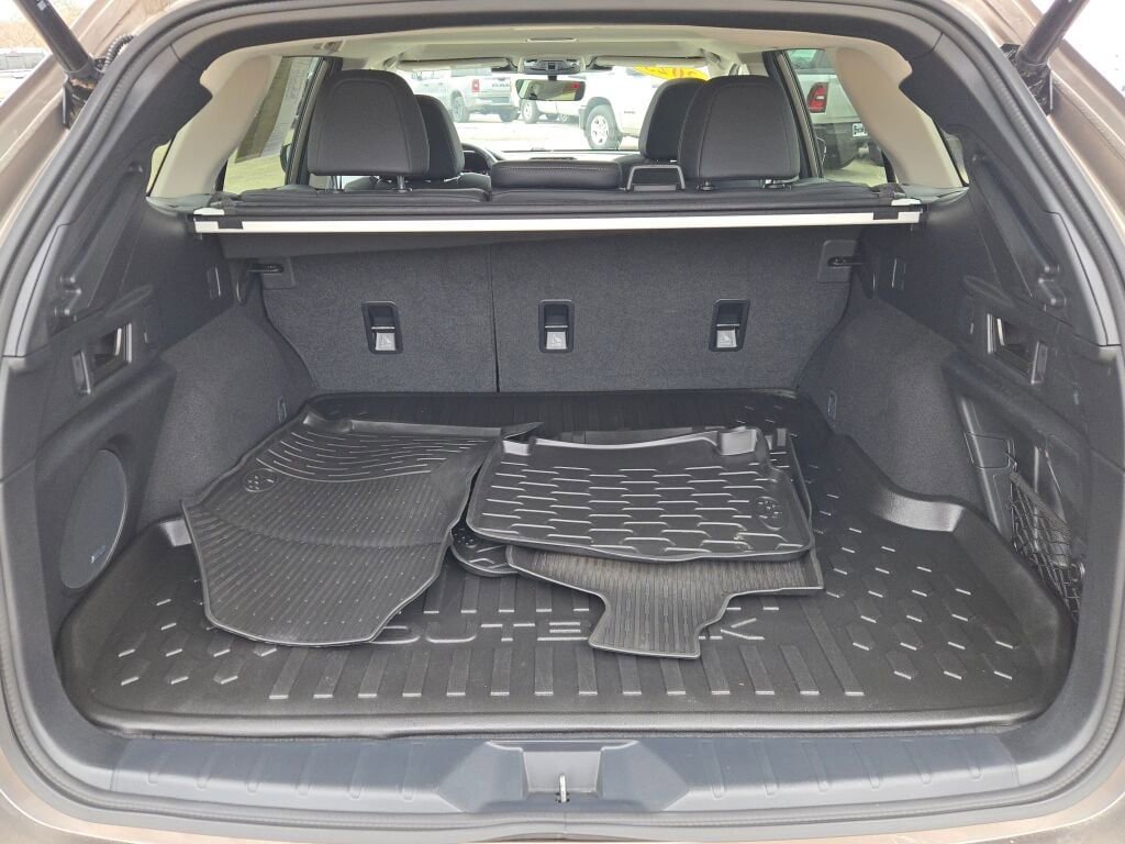 Certified 2023 Subaru Outback Limited image 16