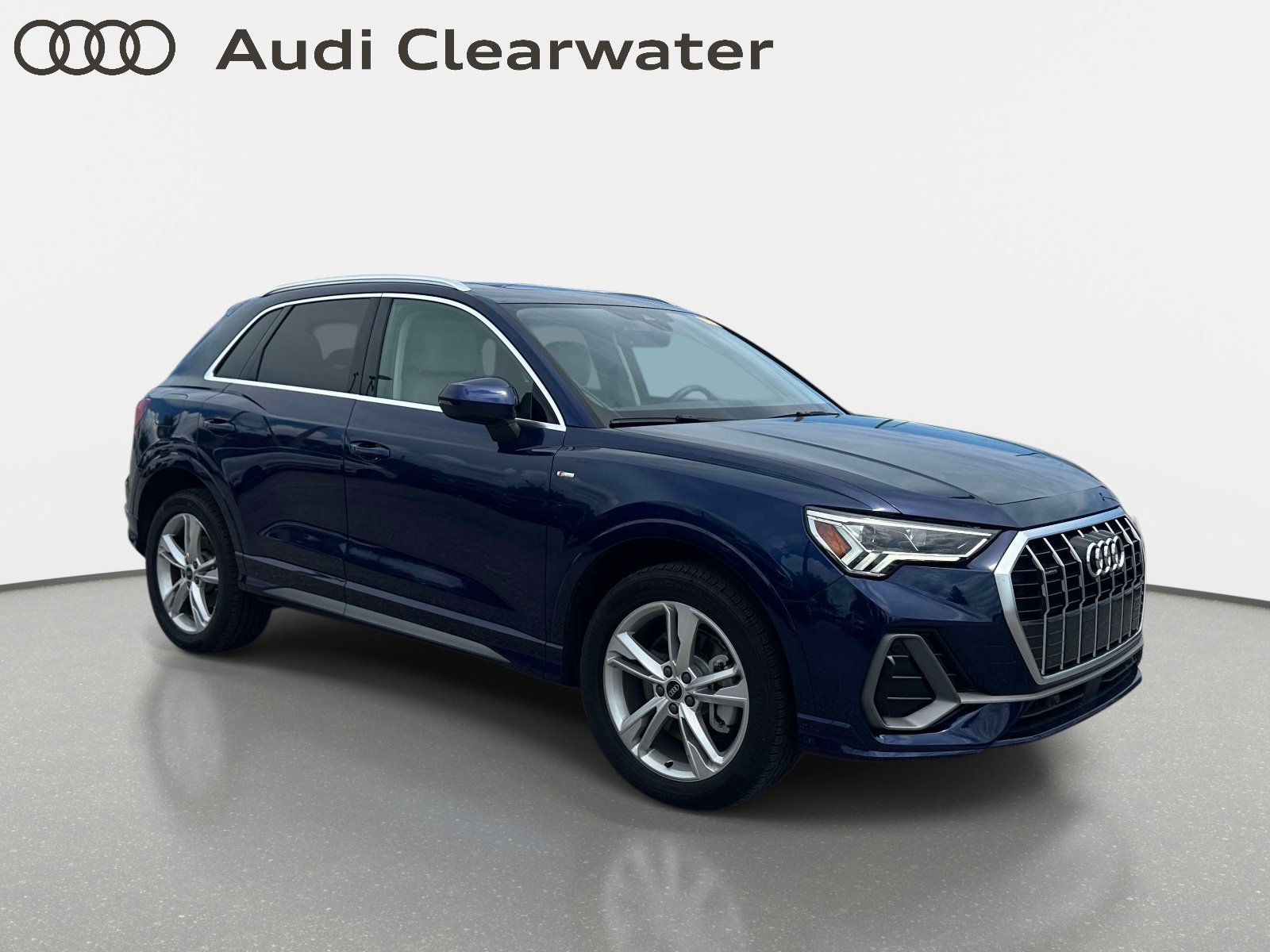 Certified 2024 Audi Q3 2.0T Premium w/ Convenience Package AWD/4WD image 4