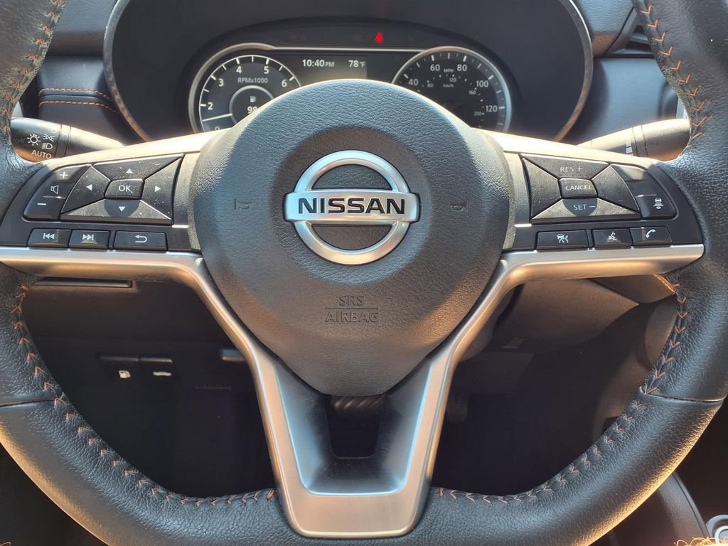 Used 2022 Nissan Versa SR w/ Convenience Package FWD image 17