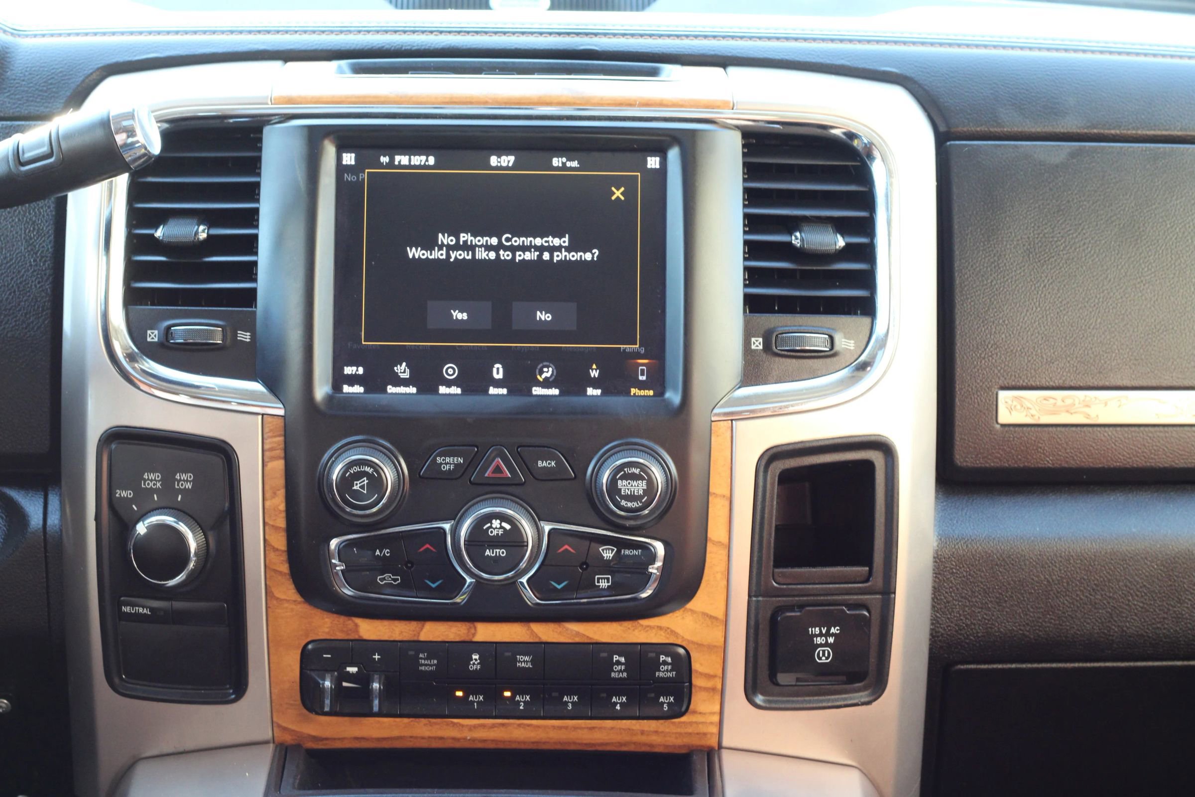 Used 2018 RAM 2500 Longhorn w/ Snow Chief Group AWD/4WD image 19