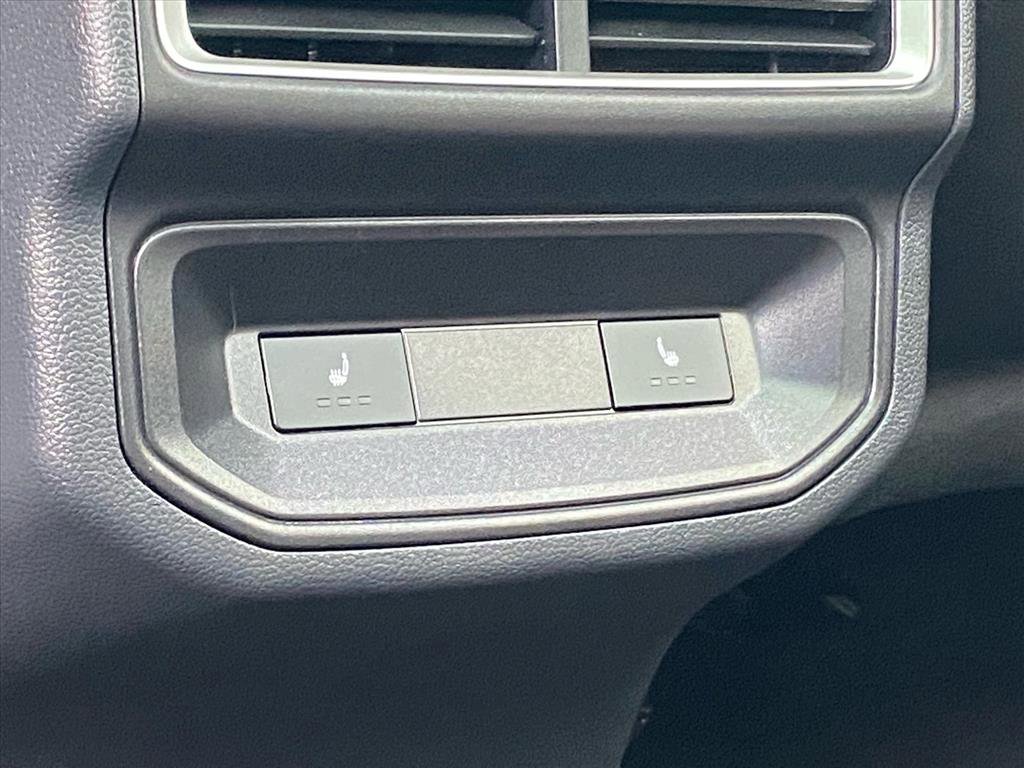 Used 2025 Volkswagen Atlas Cross Sport SEL R-Line image 20