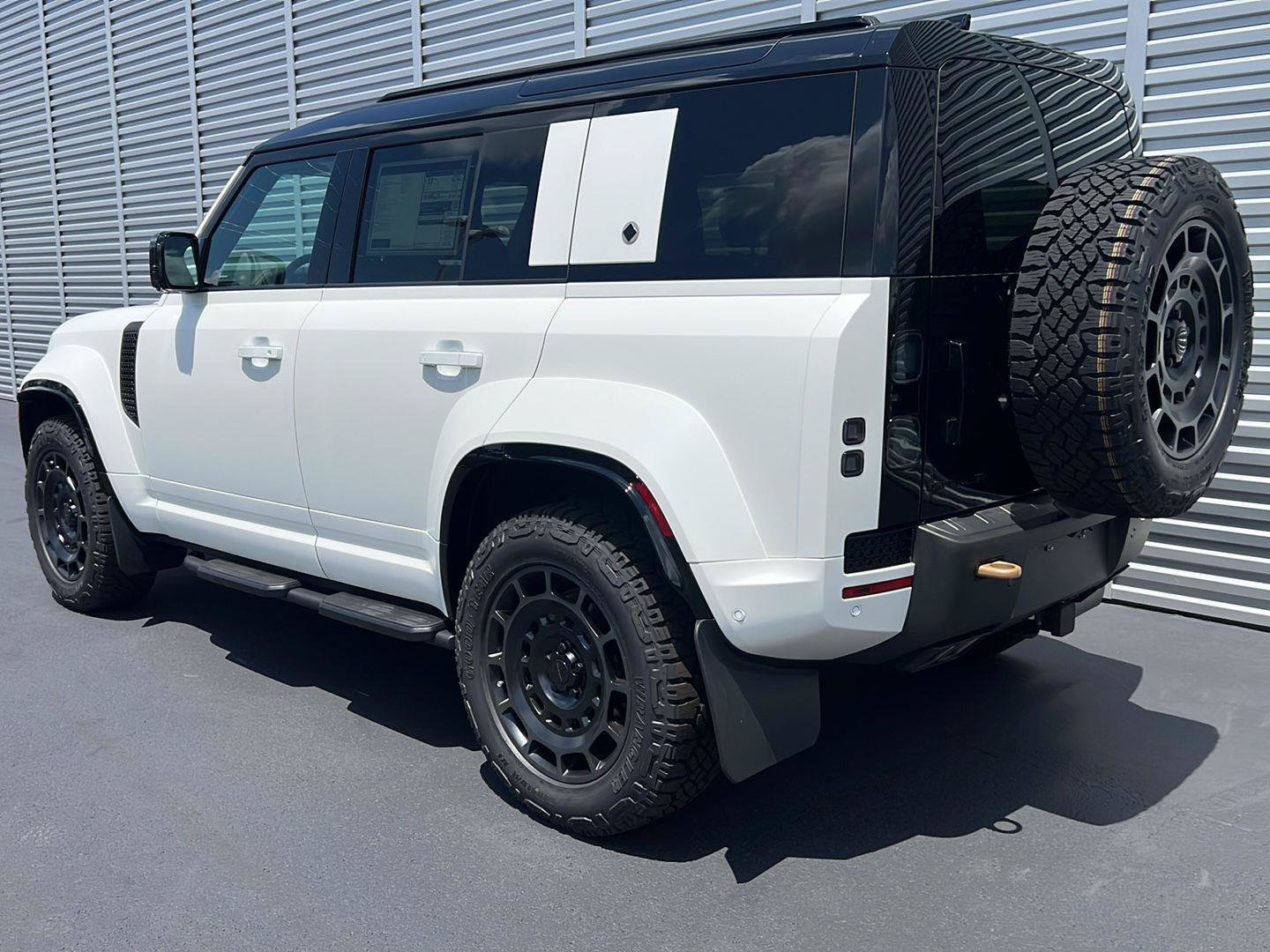 New 2026 Land Rover Defender 110 OCTA AWD/4WD image 3