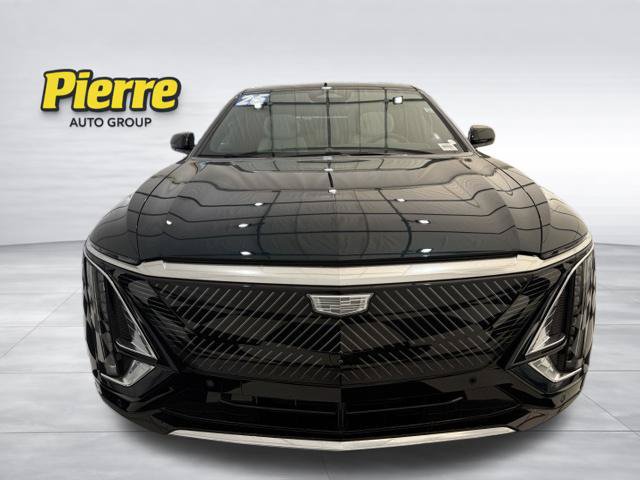 Used 2025 Cadillac Lyriq Luxury w/ LPO, Floor Liner Package AWD/4WD image 9