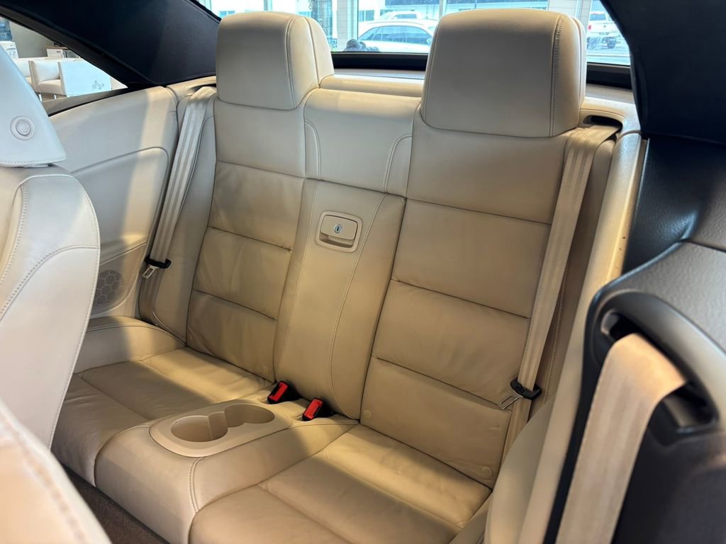 Used 2015 Volkswagen Eos Executive image 31