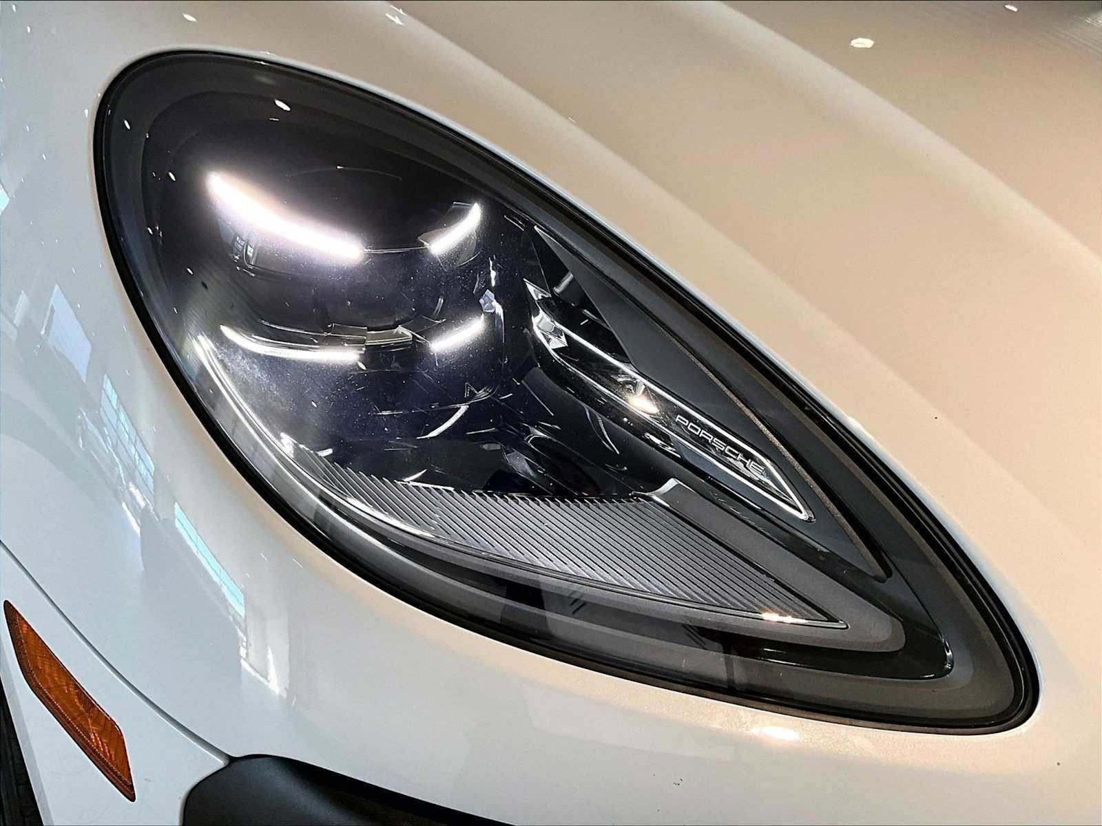 Used 2025 Porsche Macan image 15