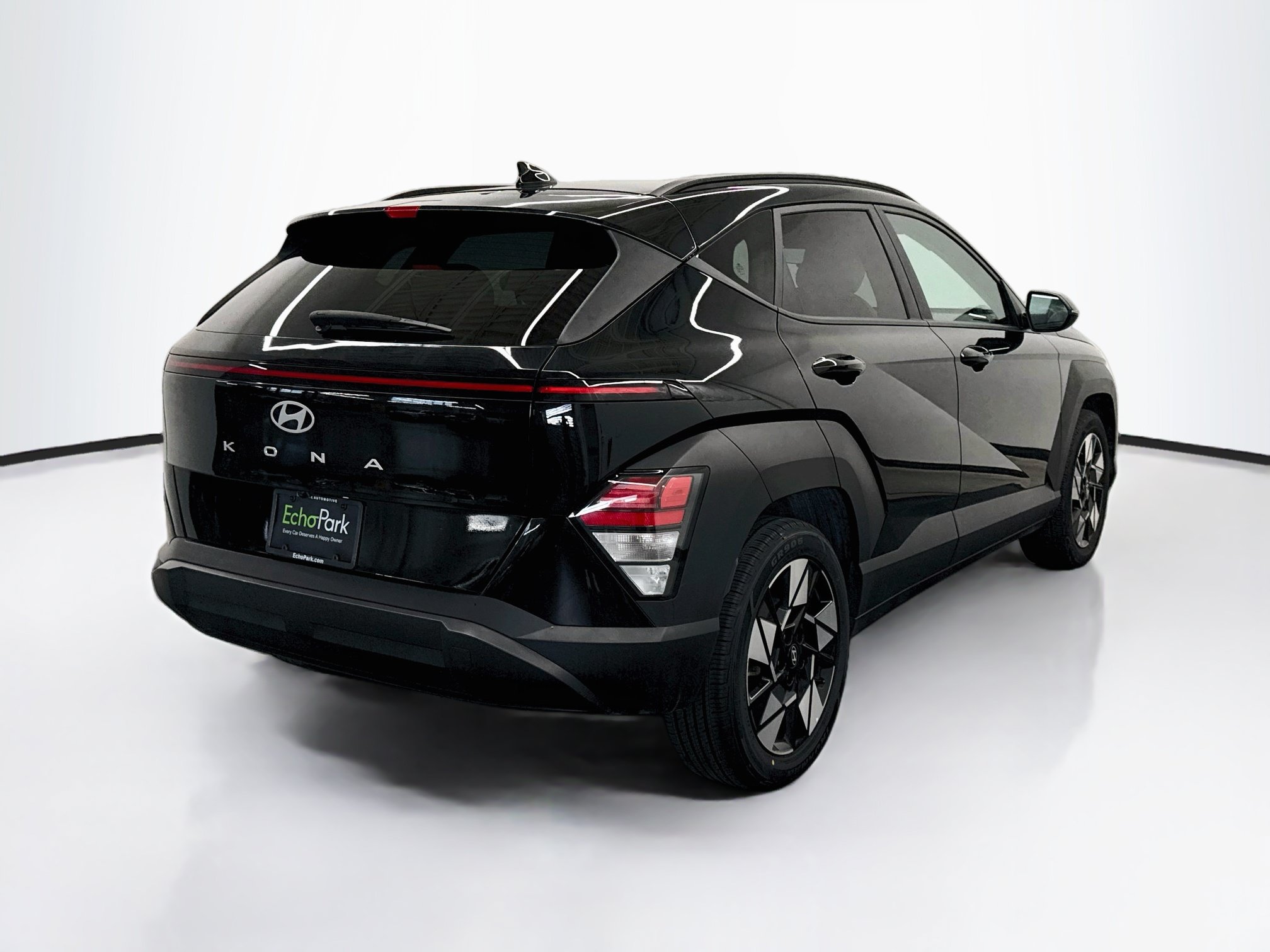 Used 2025 Hyundai Kona SEL FWD image 9