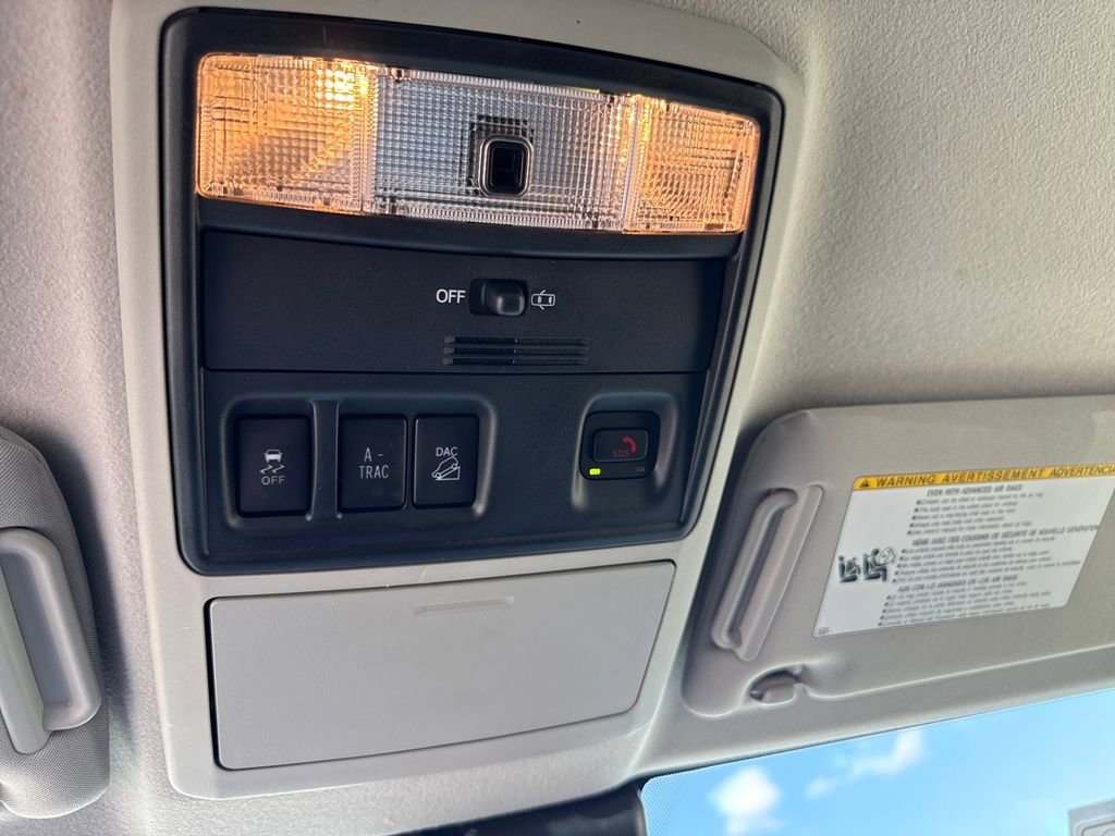 Used 2024 Toyota 4Runner SR5 AWD/4WD image 37