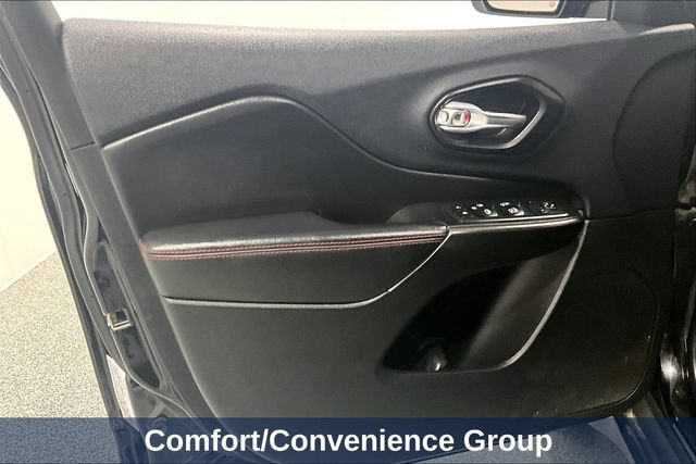 Used 2020 Jeep Cherokee Trailhawk w/ Comfort & Convenience Group AWD/4WD image 26