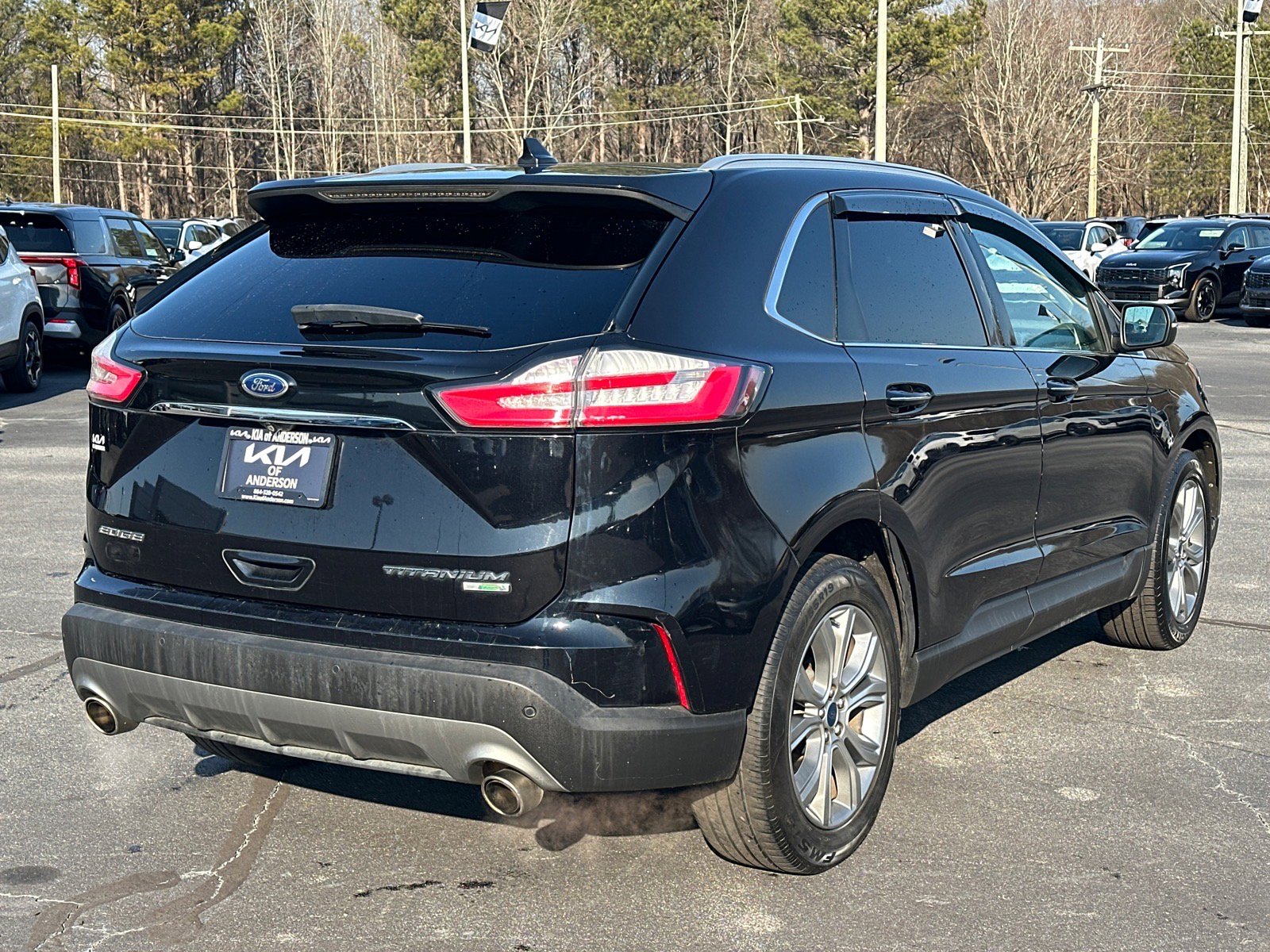 Used 2019 Ford Edge Titanium FWD image 3