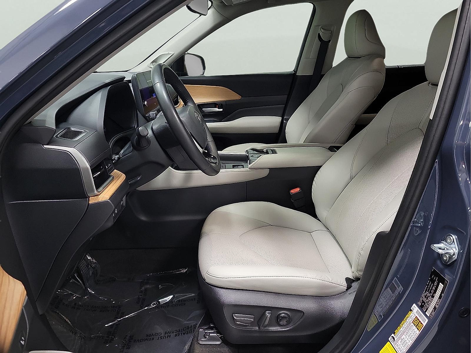 Certified 2024 Toyota Grand Highlander FWD image 12