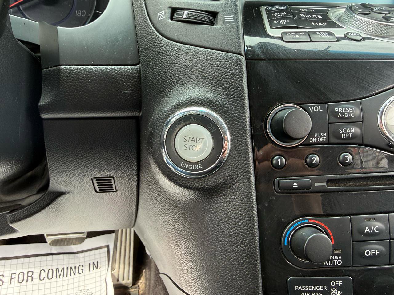 Used 2009 INFINITI FX35 AWD w/ Technology Pkg image 18