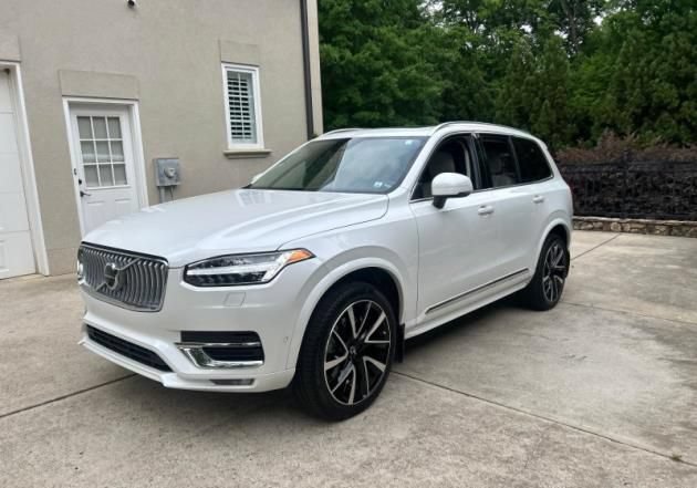Used 2023 Volvo XC90 B6 Plus w/ Protection Package Premier AWD/4WD image 2
