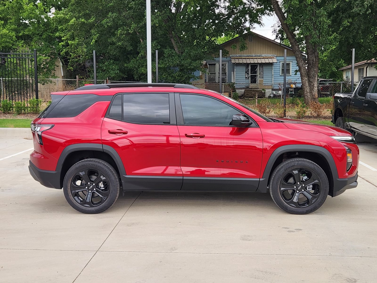 New 2027 Chevrolet Equinox LT w/ Midnight Edition FWD image 7