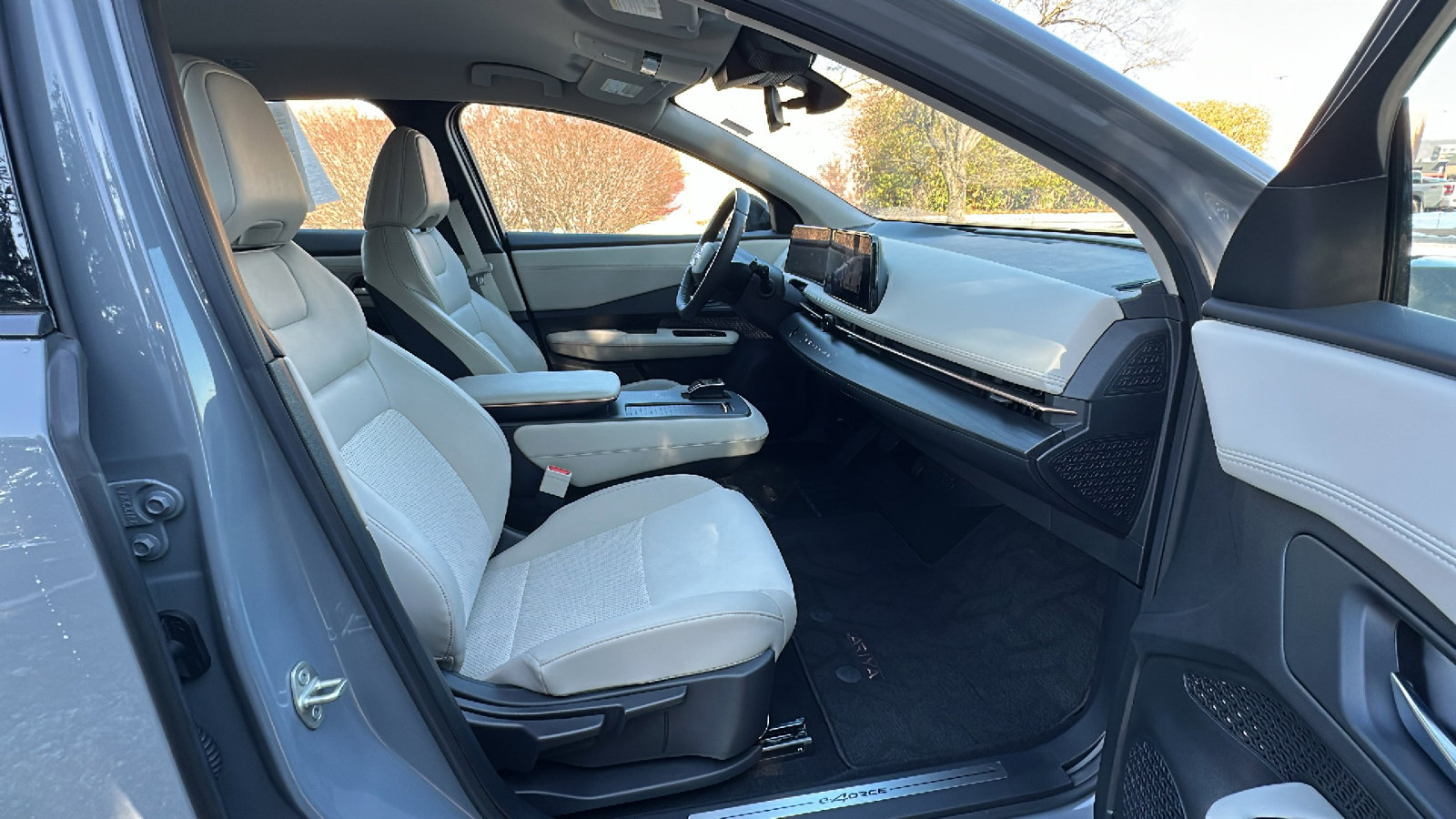 Certified 2024 Nissan Ariya AWD image 23