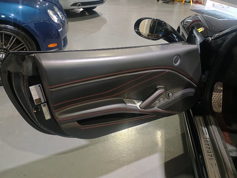 Used 2018 Ferrari California T RWD image 12