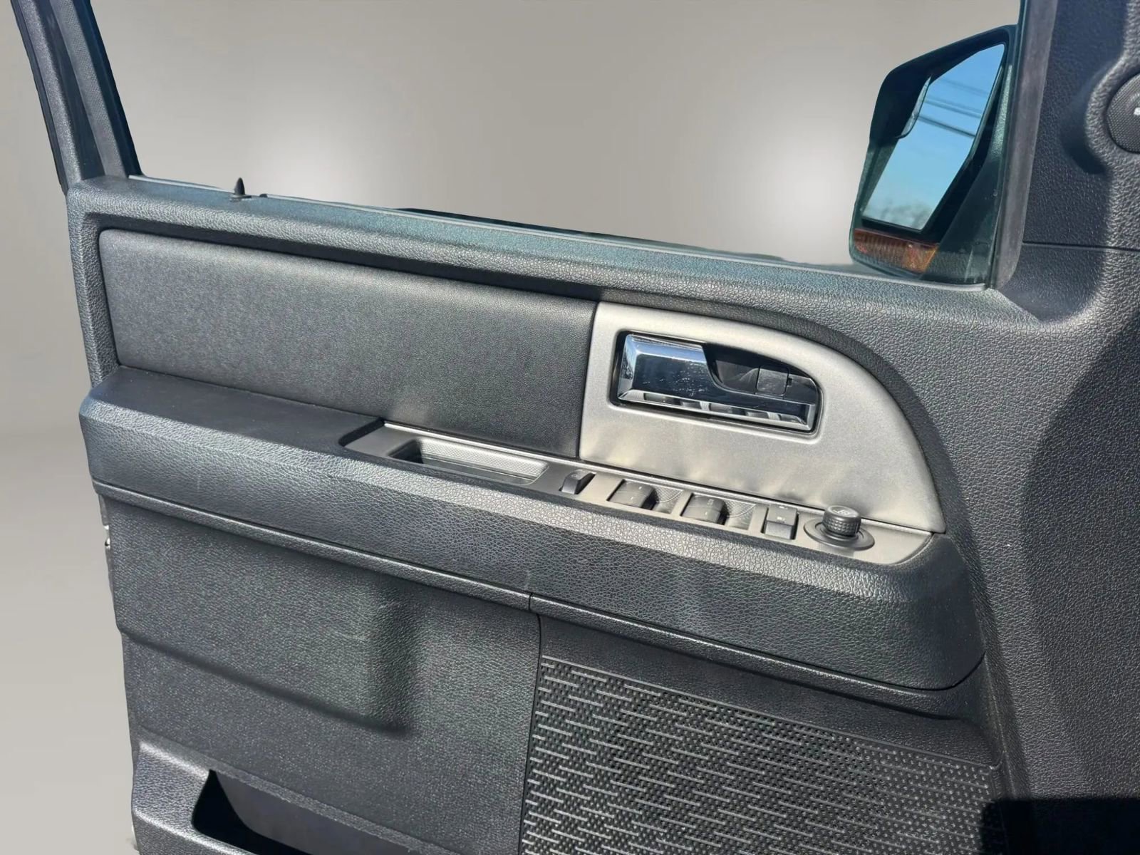 Used 2017 Ford Expedition EL XLT w/ Equipment Group 202A AWD/4WD image 10