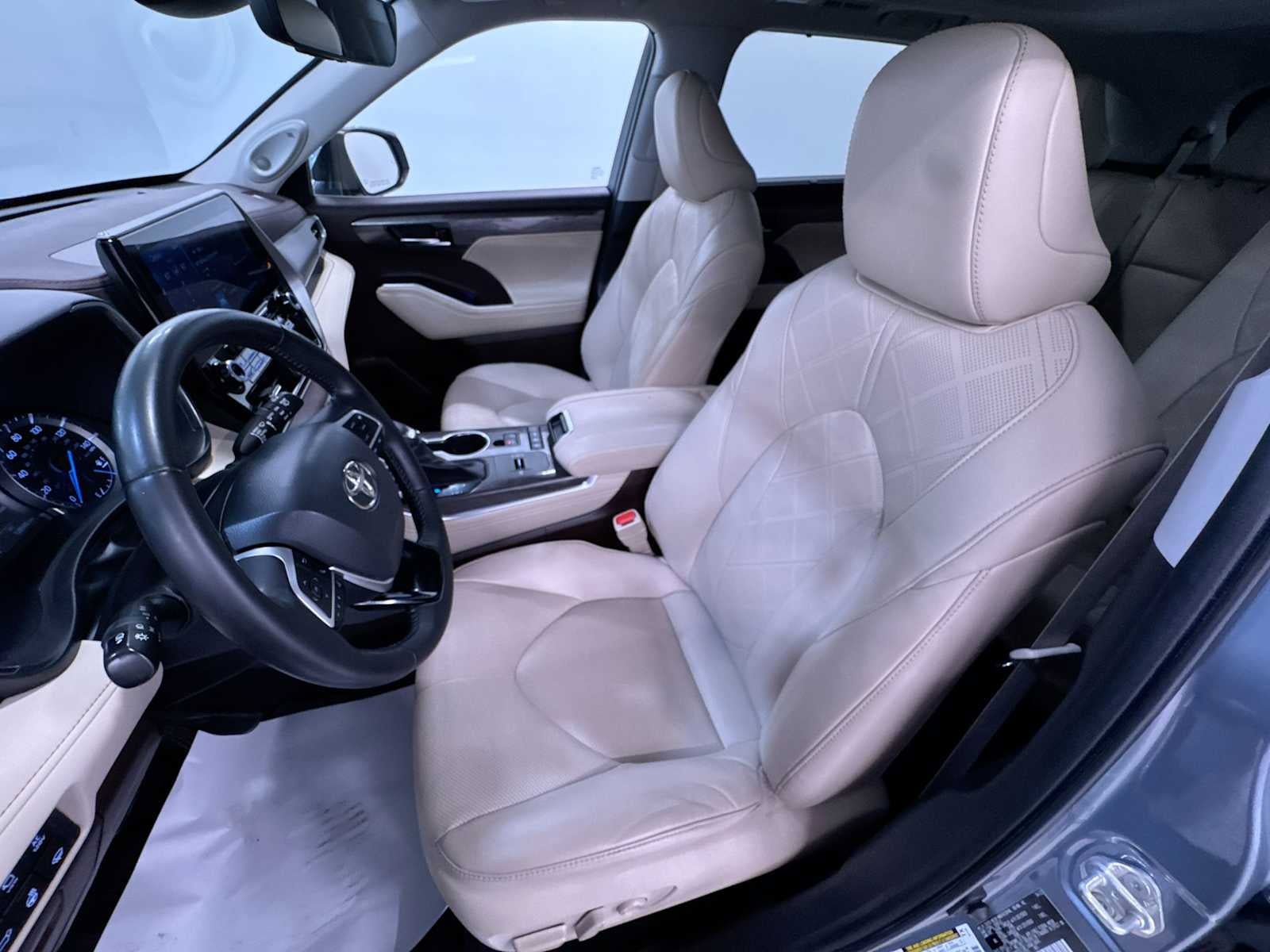 Used 2022 Toyota Highlander Platinum AWD/4WD image 14