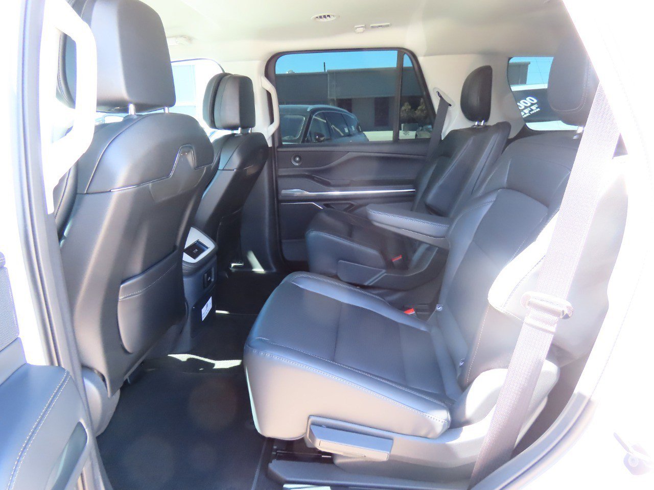 New 2026 Lincoln Navigator Premiere image 19