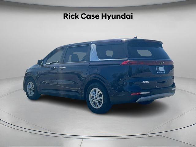 Used 2023 Kia Carnival LX FWD image 6