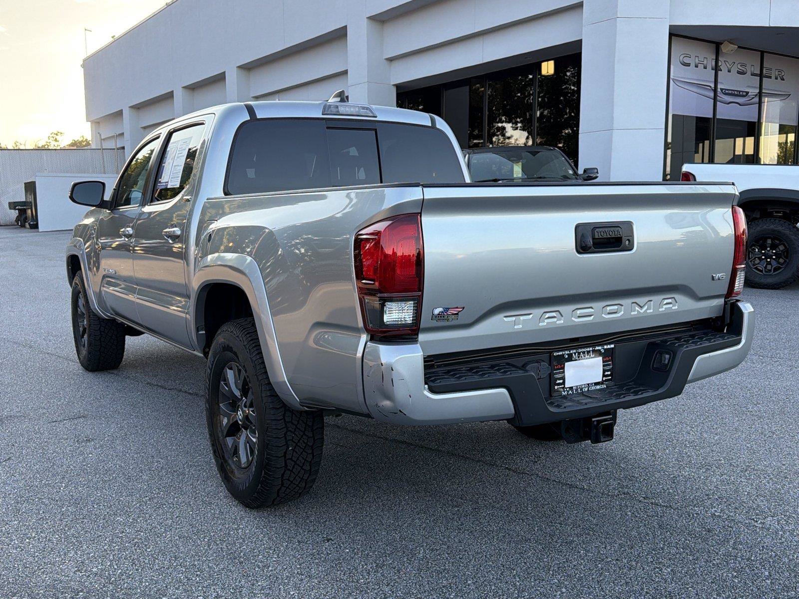 Used 2022 Toyota Tacoma SR5 w/ Technology Package RWD image 7