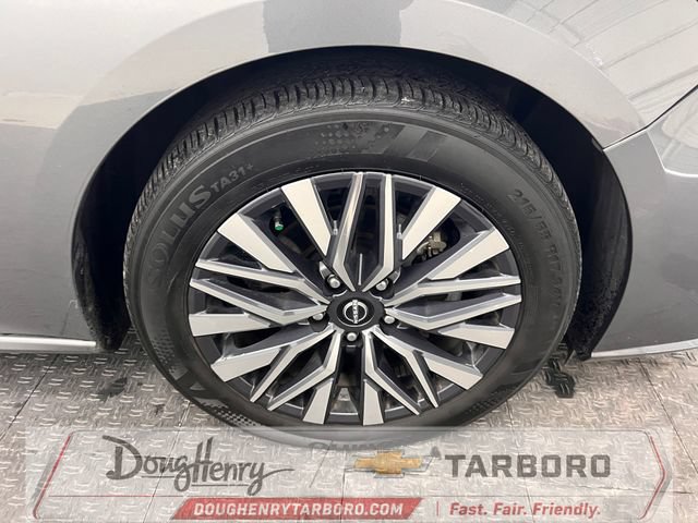 Used 2025 Nissan Altima 2.5 SV FWD image 19