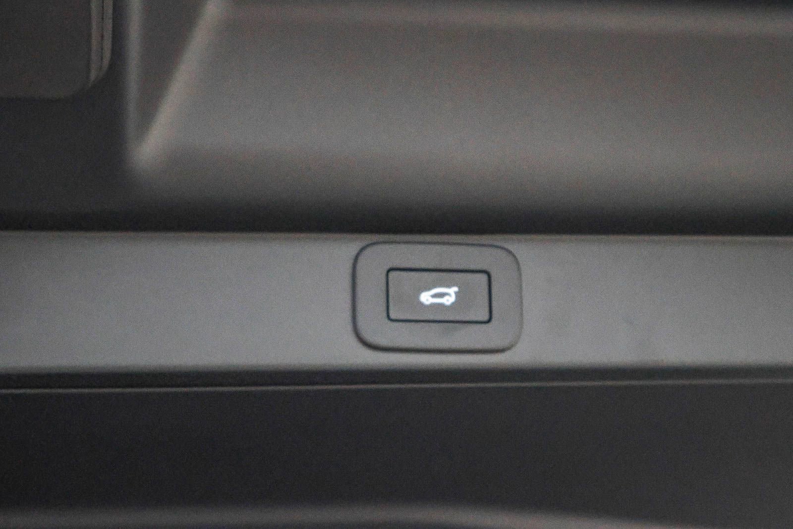 New 2025 Land Rover Range Rover SE image 36