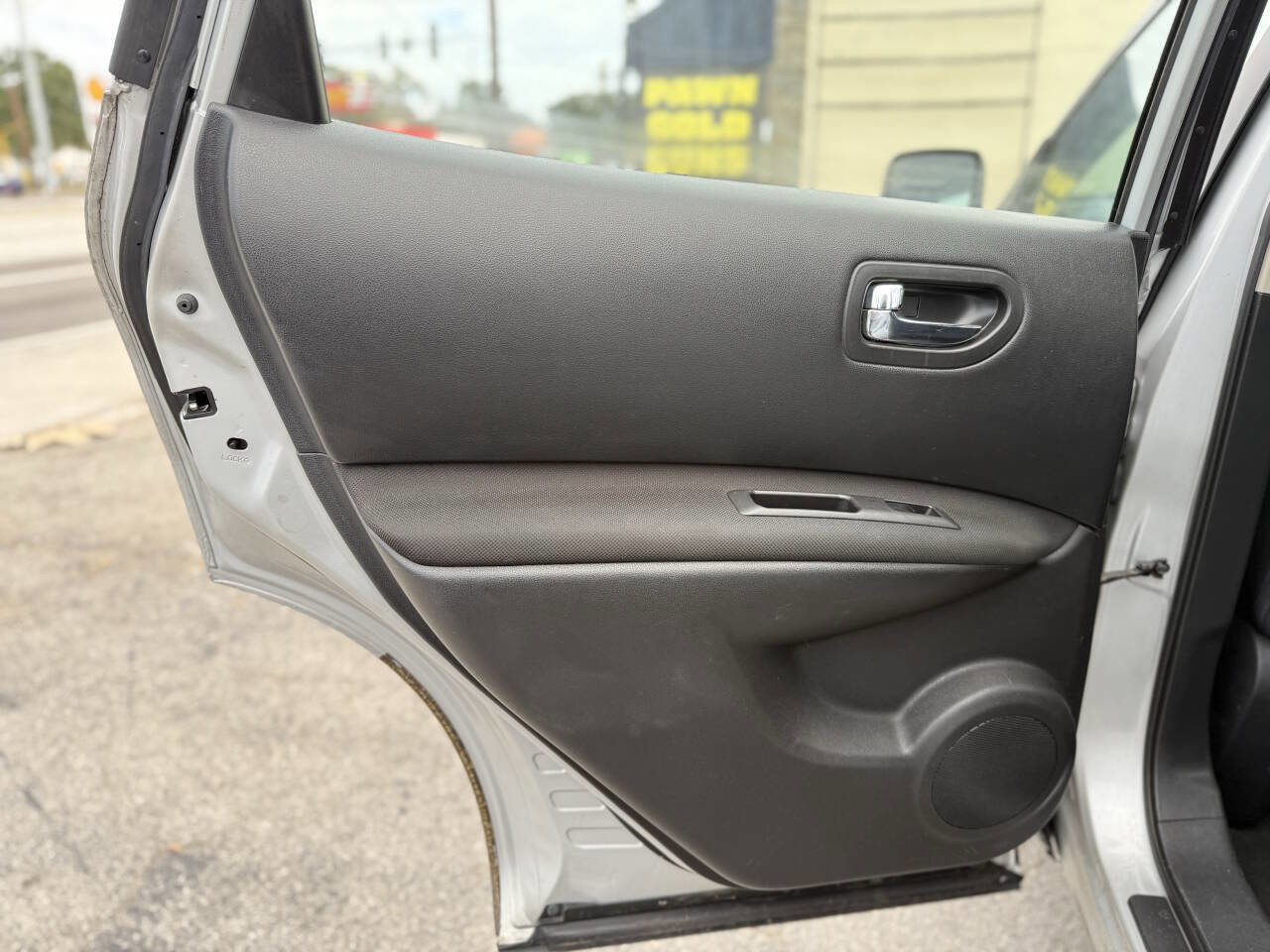 Used 2014 Nissan Rogue S w/ Convenience Package image 19