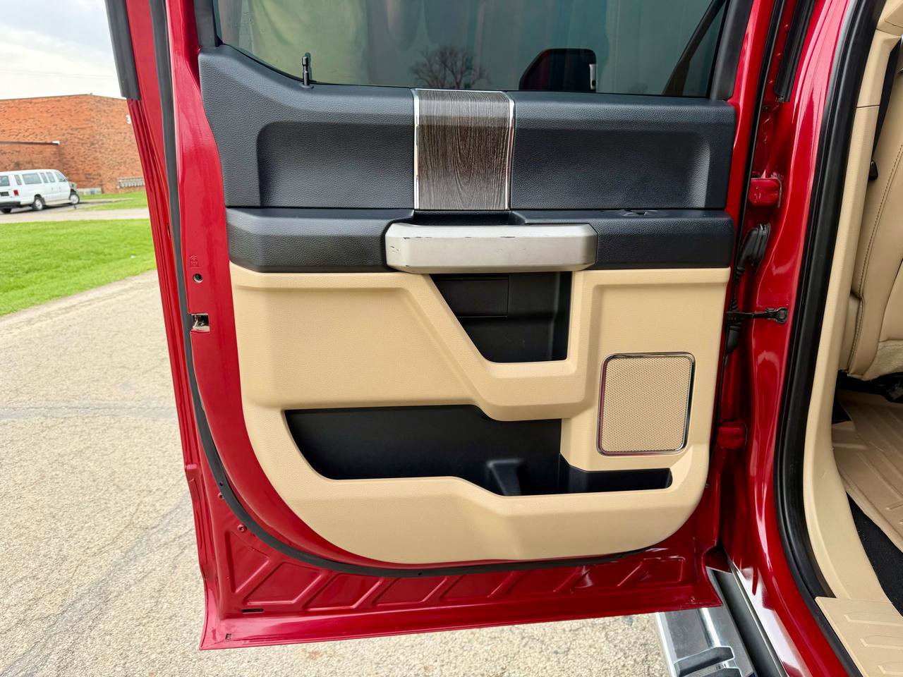 Used 2020 Ford F350 Lariat w/ Lariat Ultimate Package image 33