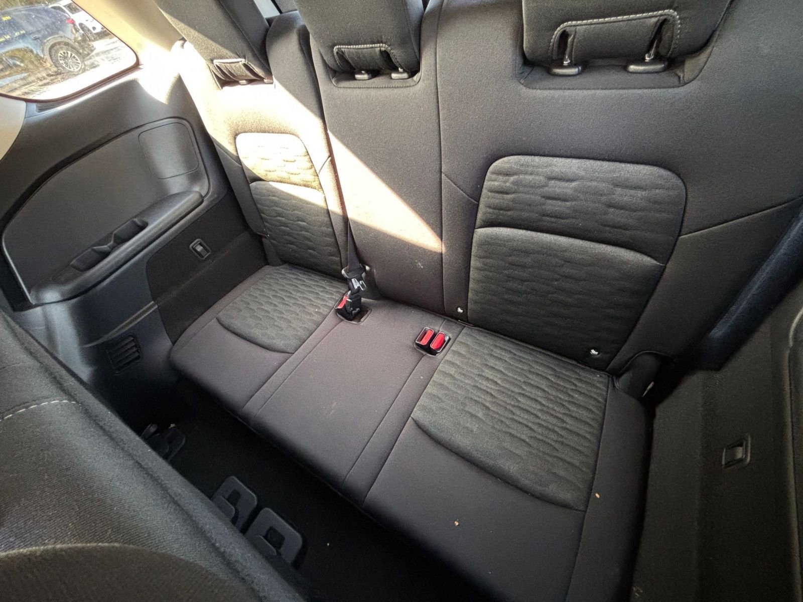 Used 2025 Nissan Pathfinder SV image 30