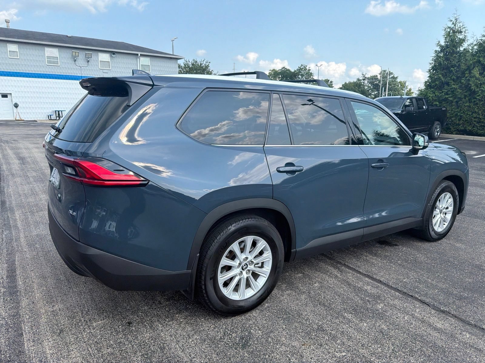 Used 2024 Toyota Grand Highlander AWD image 4