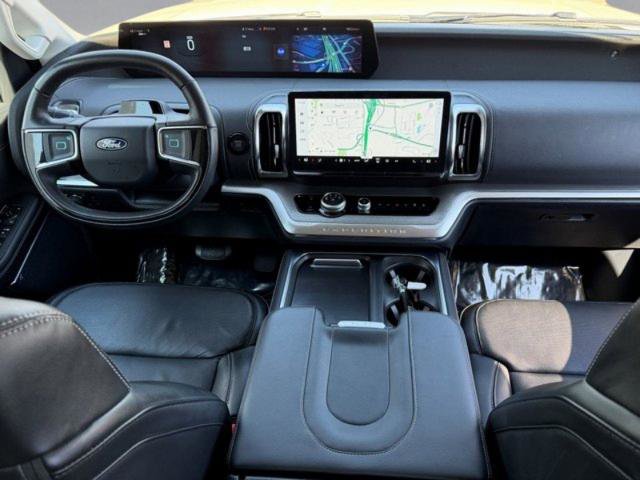 Certified 2025 Ford Expedition Max Platinum AWD/4WD image 3