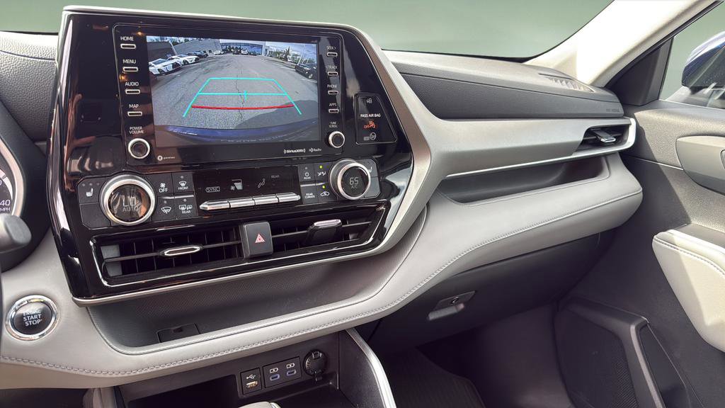 Used 2022 Toyota Highlander XLE image 30