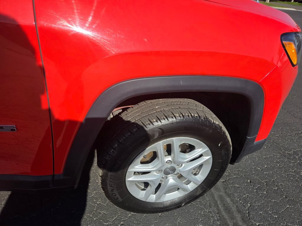 Used 2018 Jeep Compass Sport AWD/4WD image 8