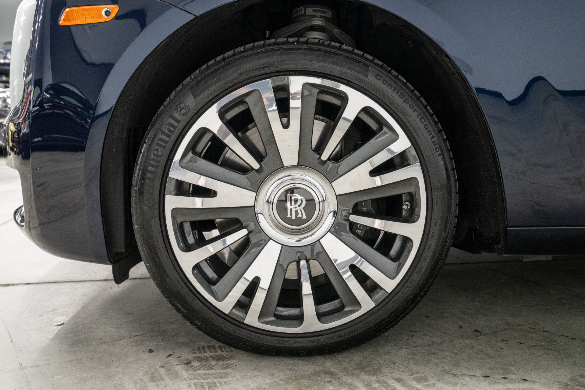 Used 2020 Rolls-Royce Ghost RWD image 9