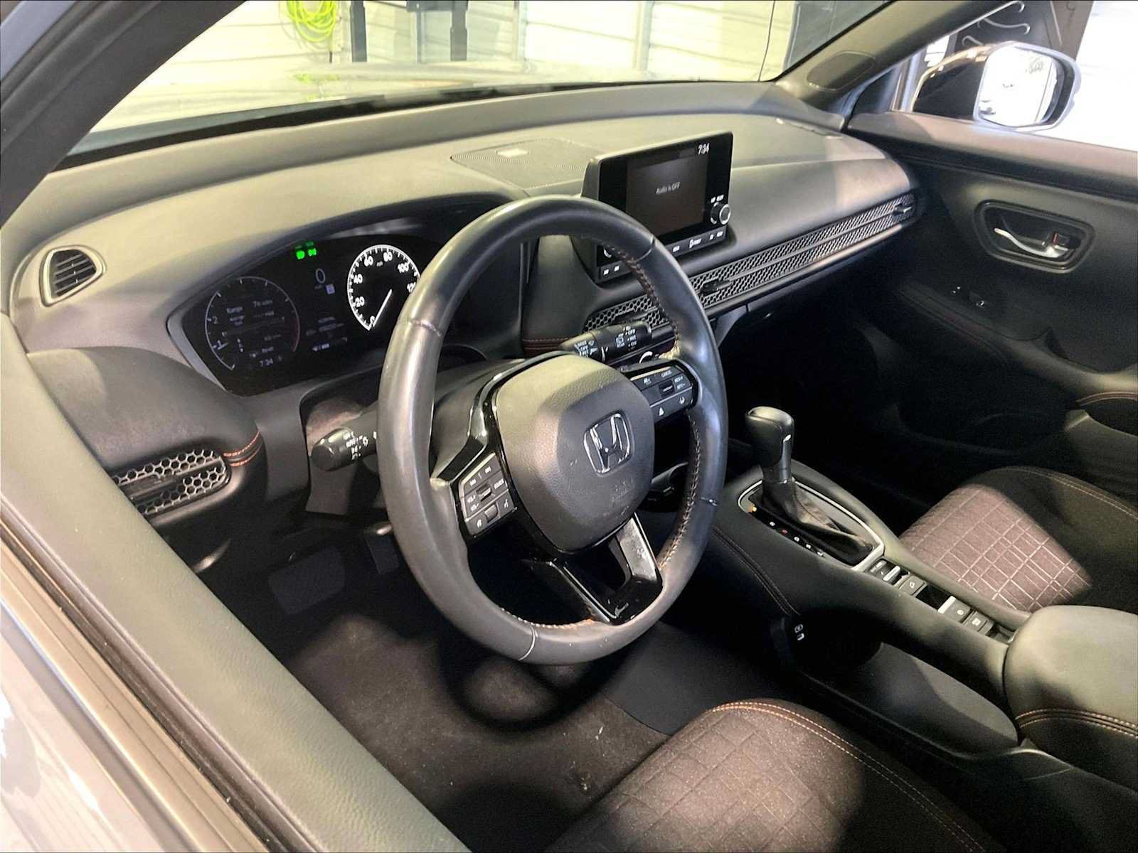 Used 2025 Honda HR-V Sport image 16