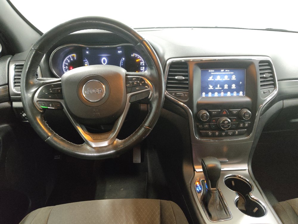 Used 2019 Jeep Grand Cherokee Laredo AWD/4WD image 22