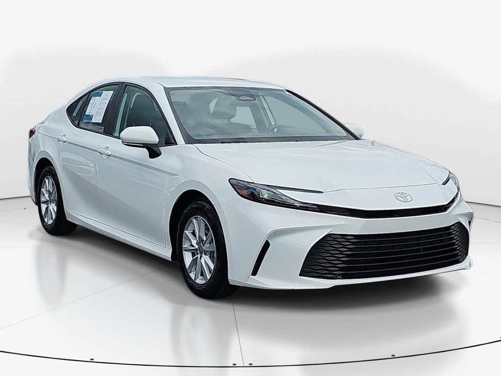 Used 2025 Toyota Camry LE FWD video 3