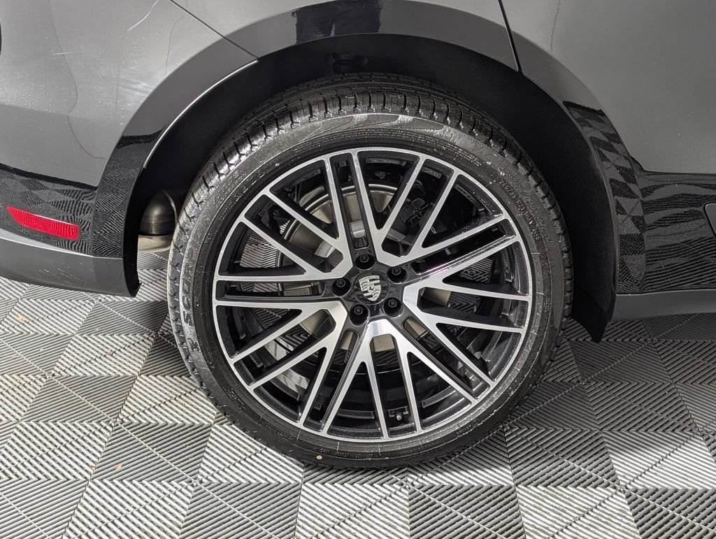 New 2026 Porsche Macan image 14