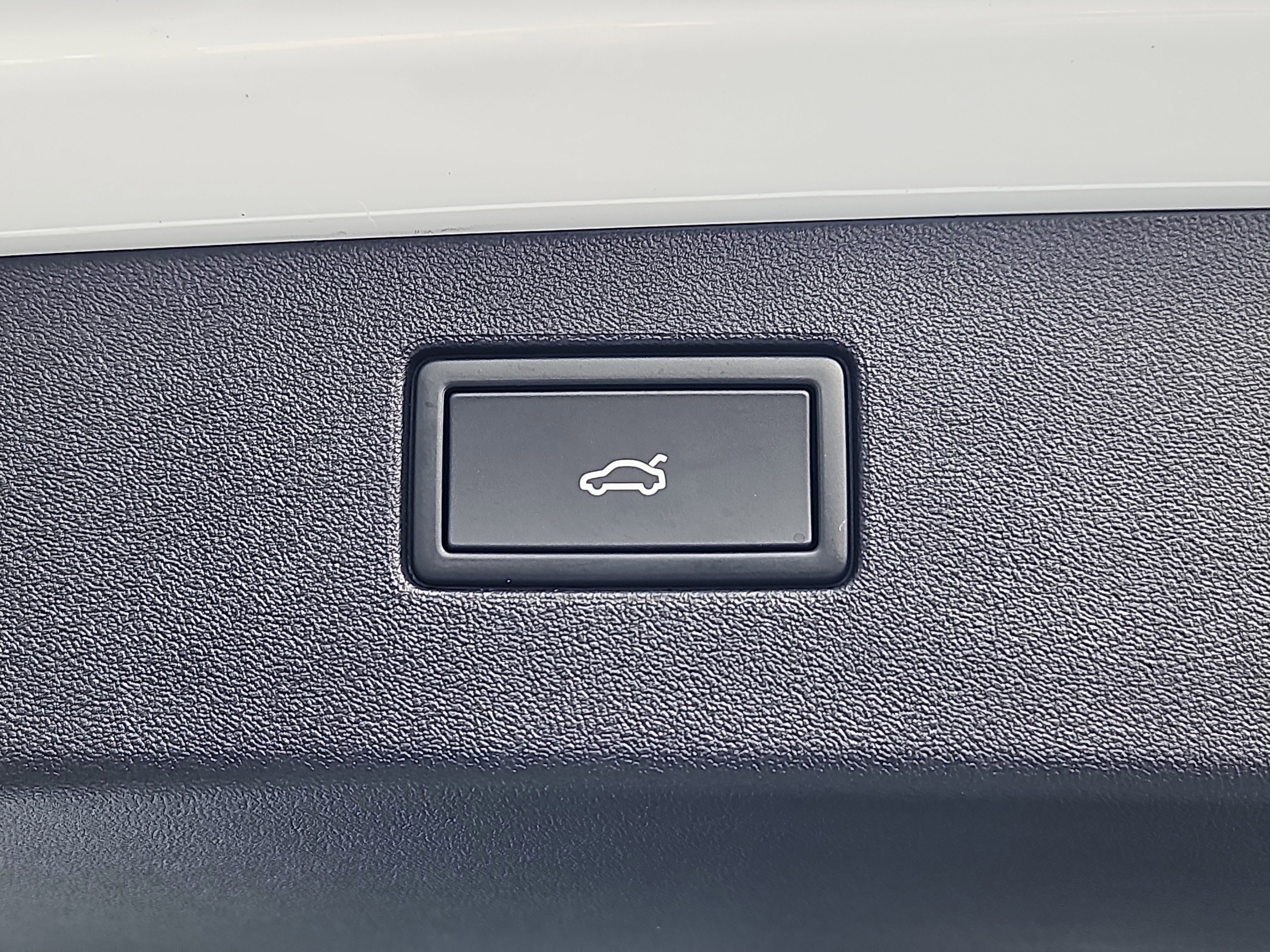 New 2026 Volkswagen Tiguan SE image 12