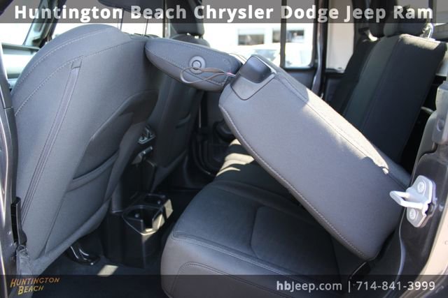 Used 2022 Jeep Gladiator Willys image 42