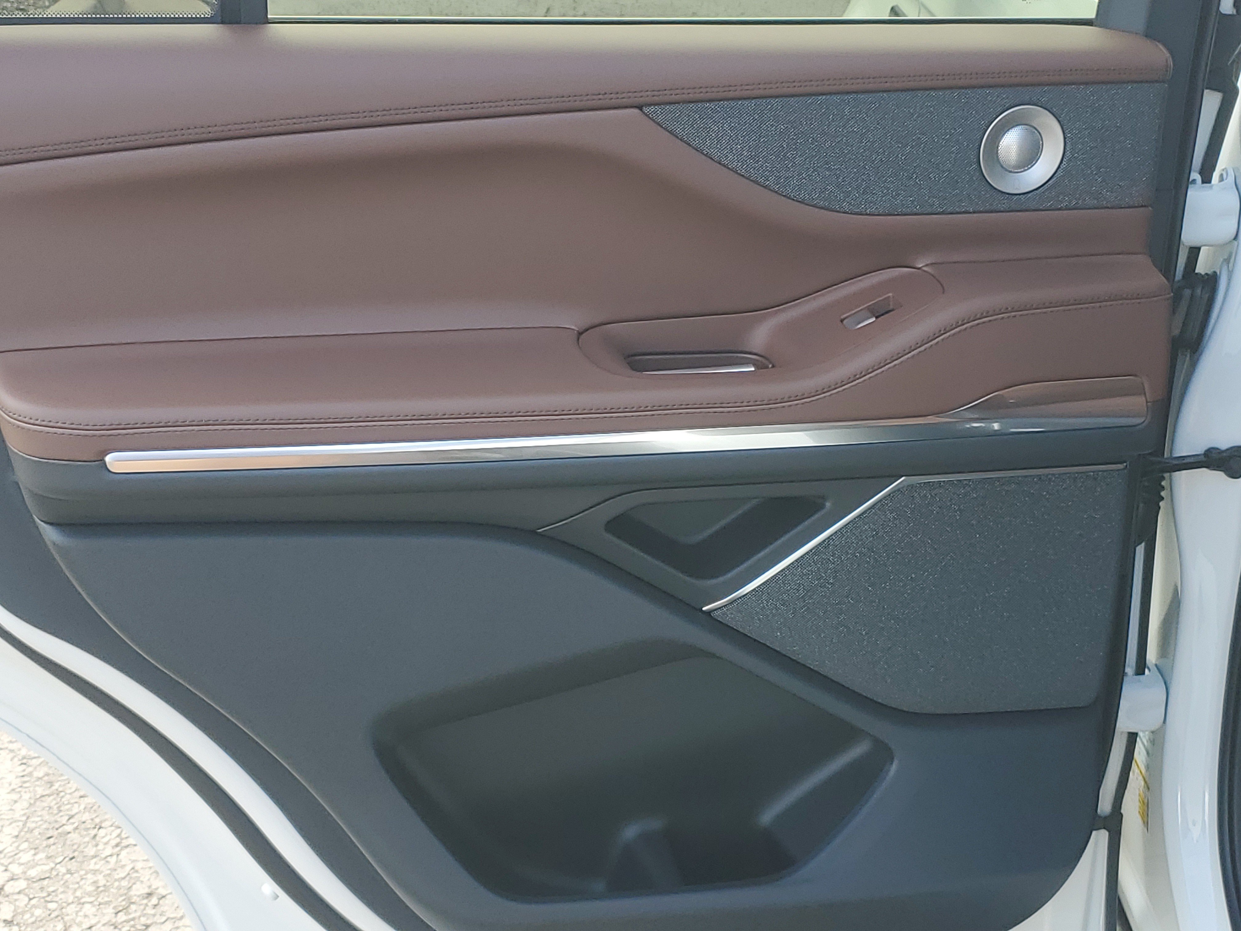New 2026 Lincoln Navigator Reserve AWD/4WD image 18