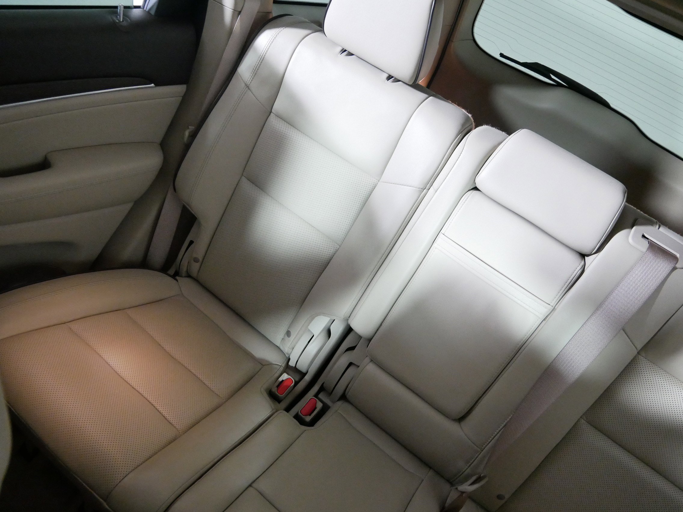 Used 2020 Jeep Grand Cherokee Overland image 12