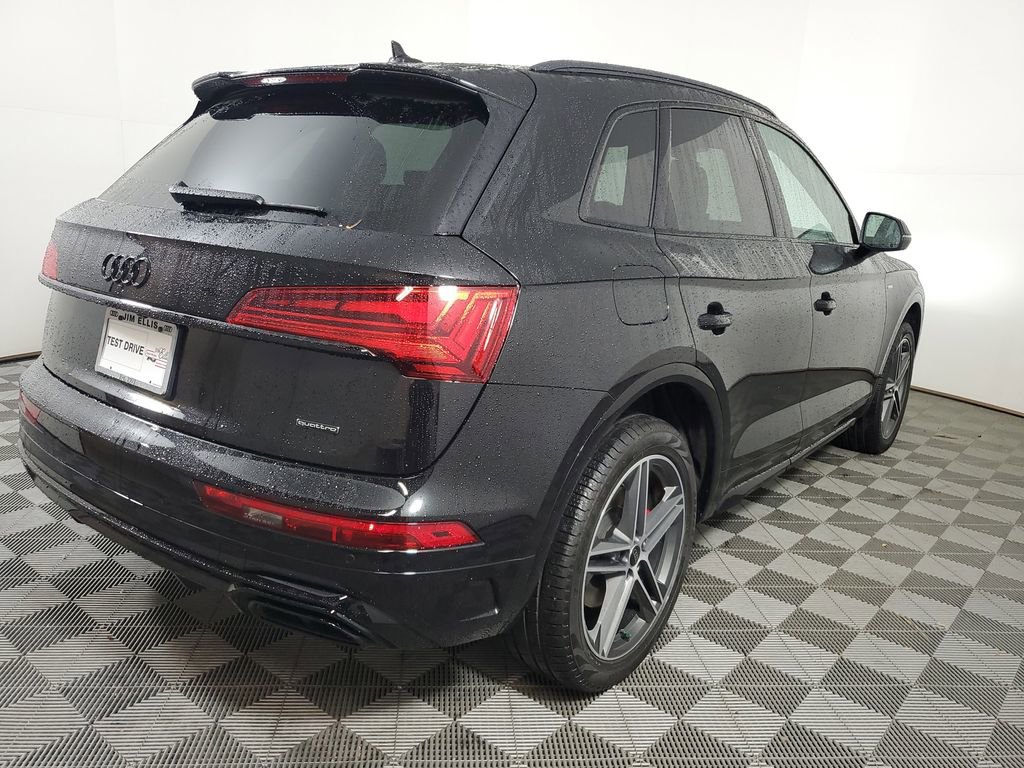 Used 2024 Audi Q5 e Premium Plus w/ Premium Plus Package image 6